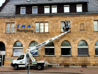 Zur Fensterreinigung gehen wir hoch hinaus.