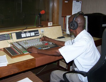 Radio und Kassettendienst