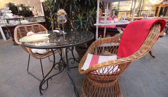Gastrobereich - s&acute;Blumeh&auml;fele - Caf&eacute; 