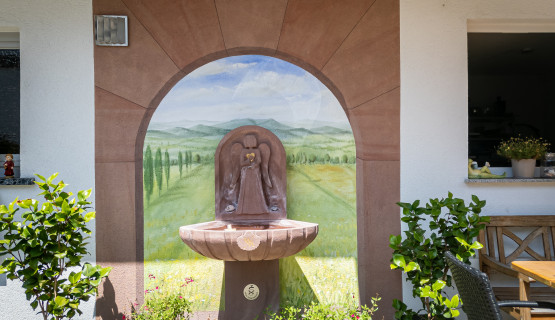 Brunnen und Freisitz