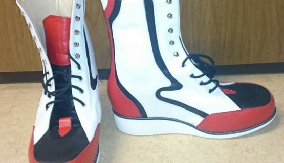 bunte hohe Sportschuhe
