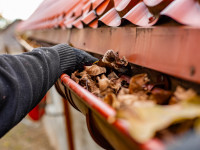 Fasent vorbei, Fr&uuml;hling kommt: Zeit f&uuml;r den Dachrinnen-Check