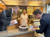 Erste Razzia in Lahr: UNESCO verbietet Kirschtorte ohne Backlizenz - Ortenau in Aufruhr