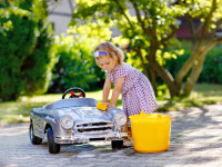 Bald ist Ferienbeginn: Warum eine Autow&auml;sche jetzt sinnvoll ist